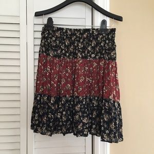 Cute vintage floral skirt